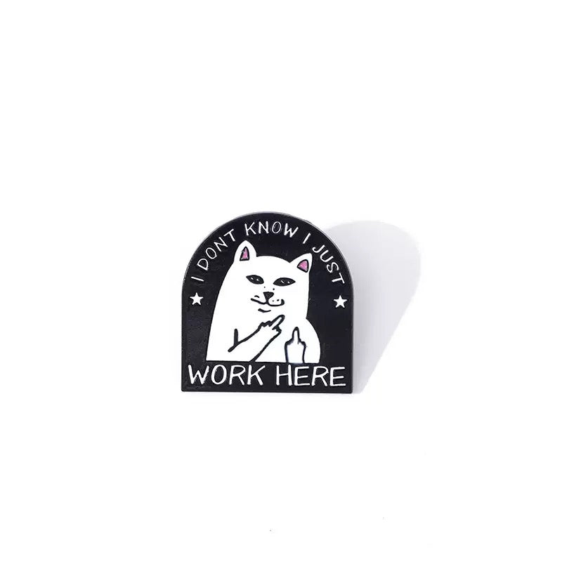 Pin de esmalte "Orgullo y humor": un bonito regalo para pedidos de más de $25