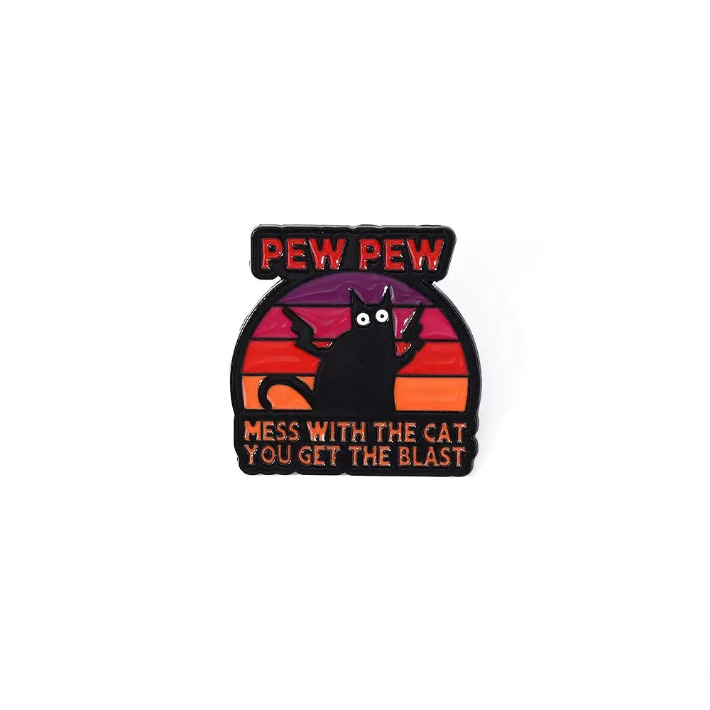 Pin de esmalte "Orgullo y humor": un bonito regalo para pedidos de más de $25