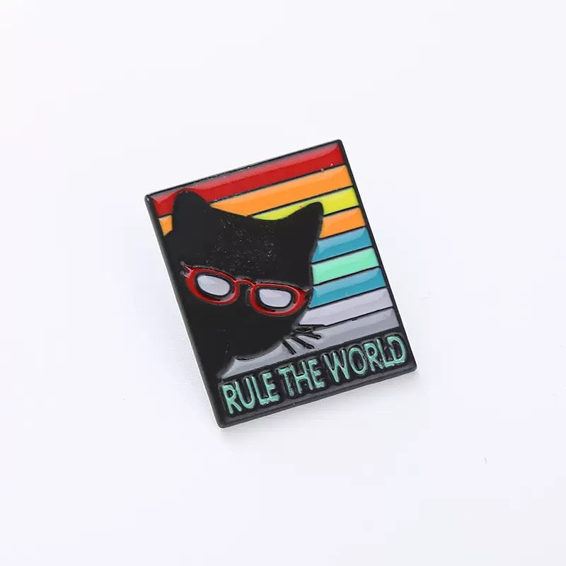 Pin de esmalte "Orgullo y humor": un bonito regalo para pedidos de más de $25