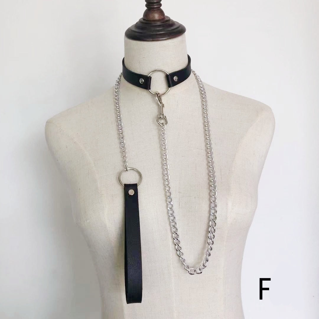 Faux leather choker featuring layered chain details style F
