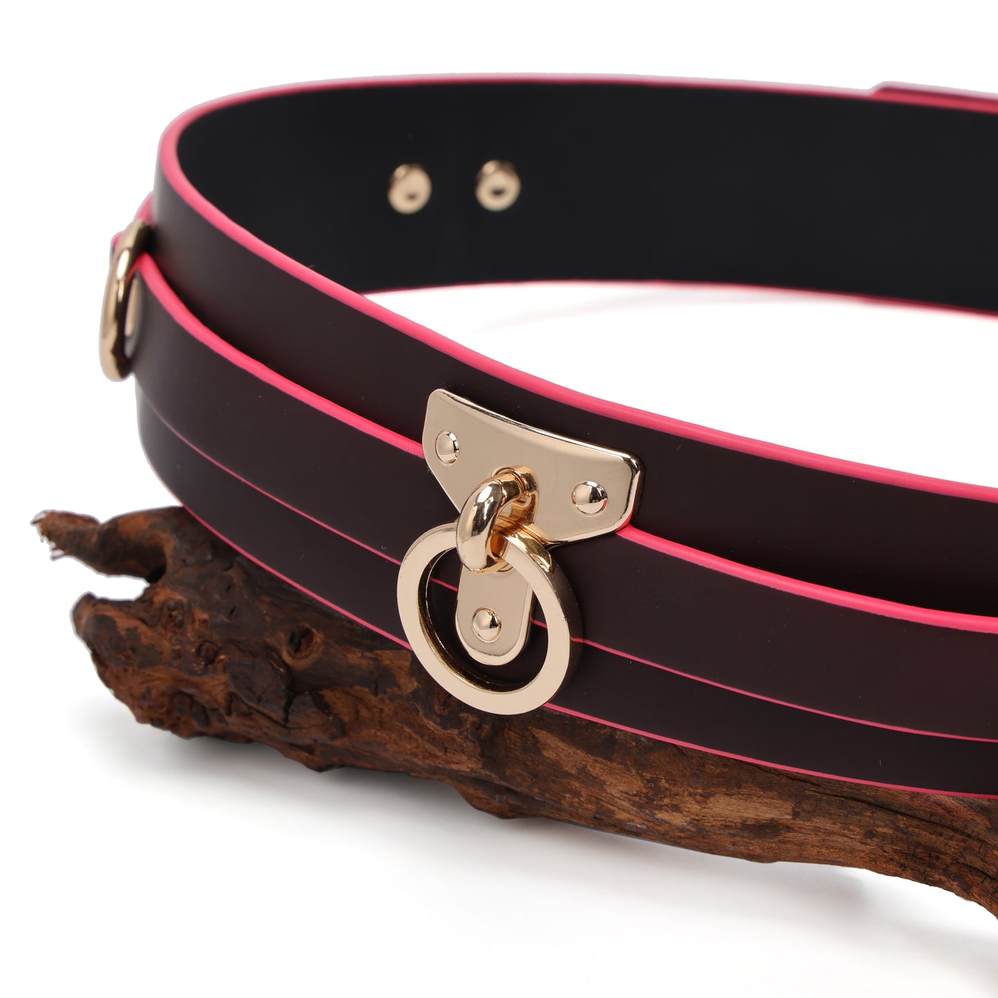 Close-up detail of thermochromic synthetic leather on Chroma accessory set