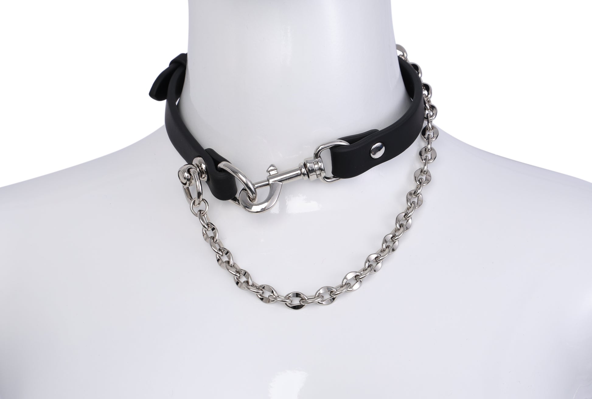Stainless steel chain choker displayed on mannequin