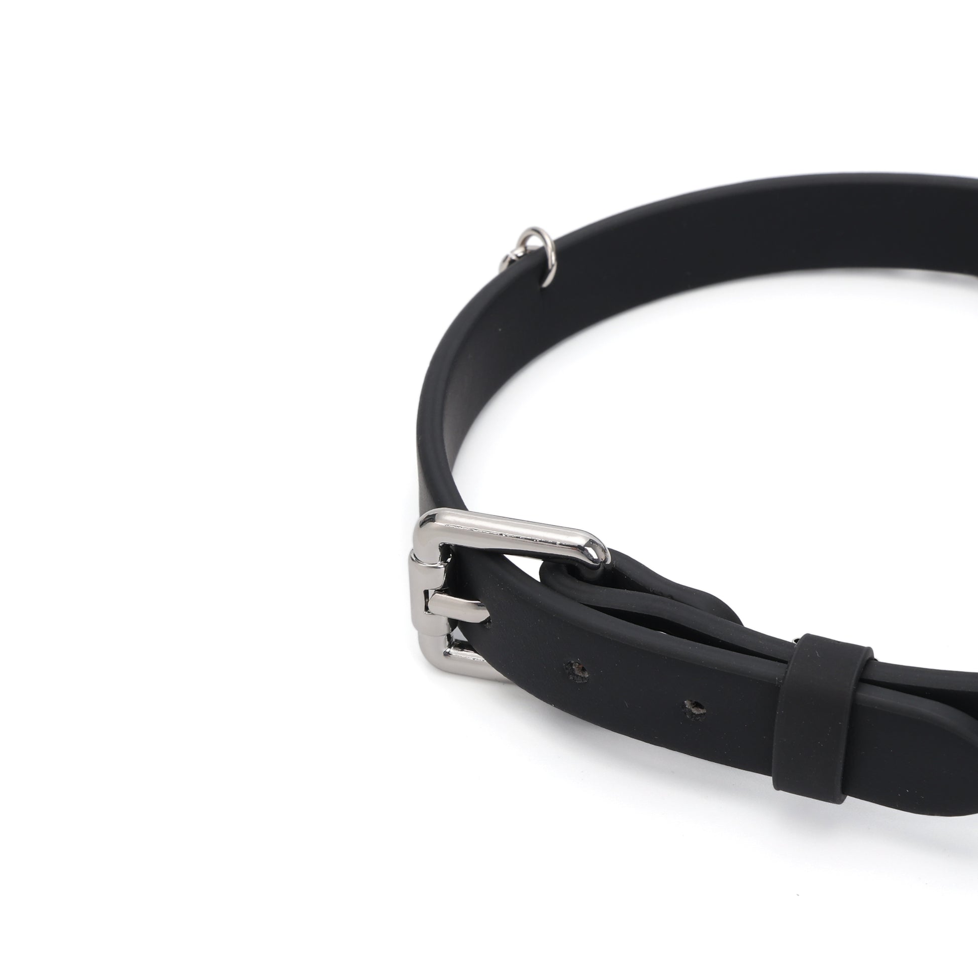 Genuine leather chain choker with stainless steel buckle detail