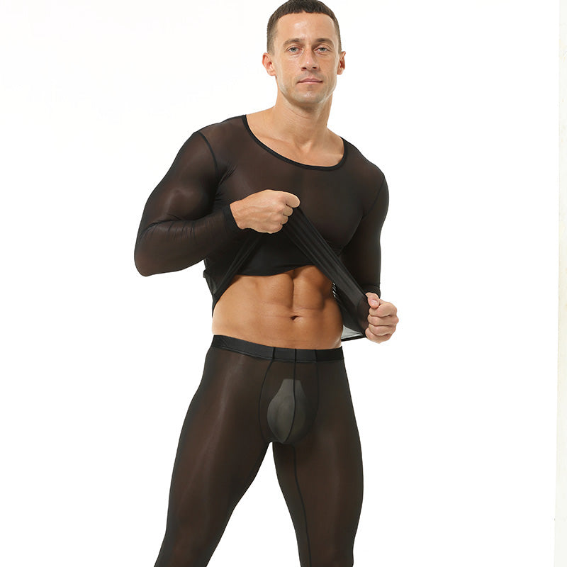 Side profile of black men’s stretch baselayer set